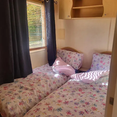 キャンプ場 Hayesland Homes *