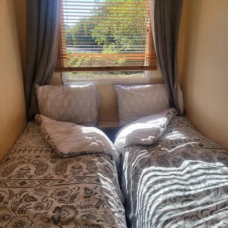 Hayesland مكان تخييم *